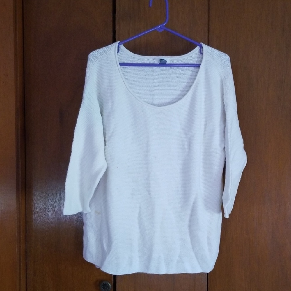White old navy sweater
